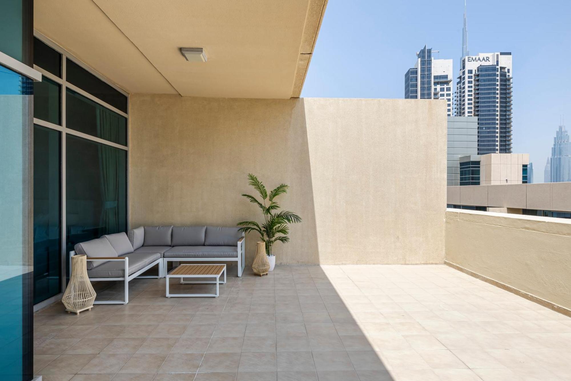1br Extra Bedroom Bay Square B7, View Apartment