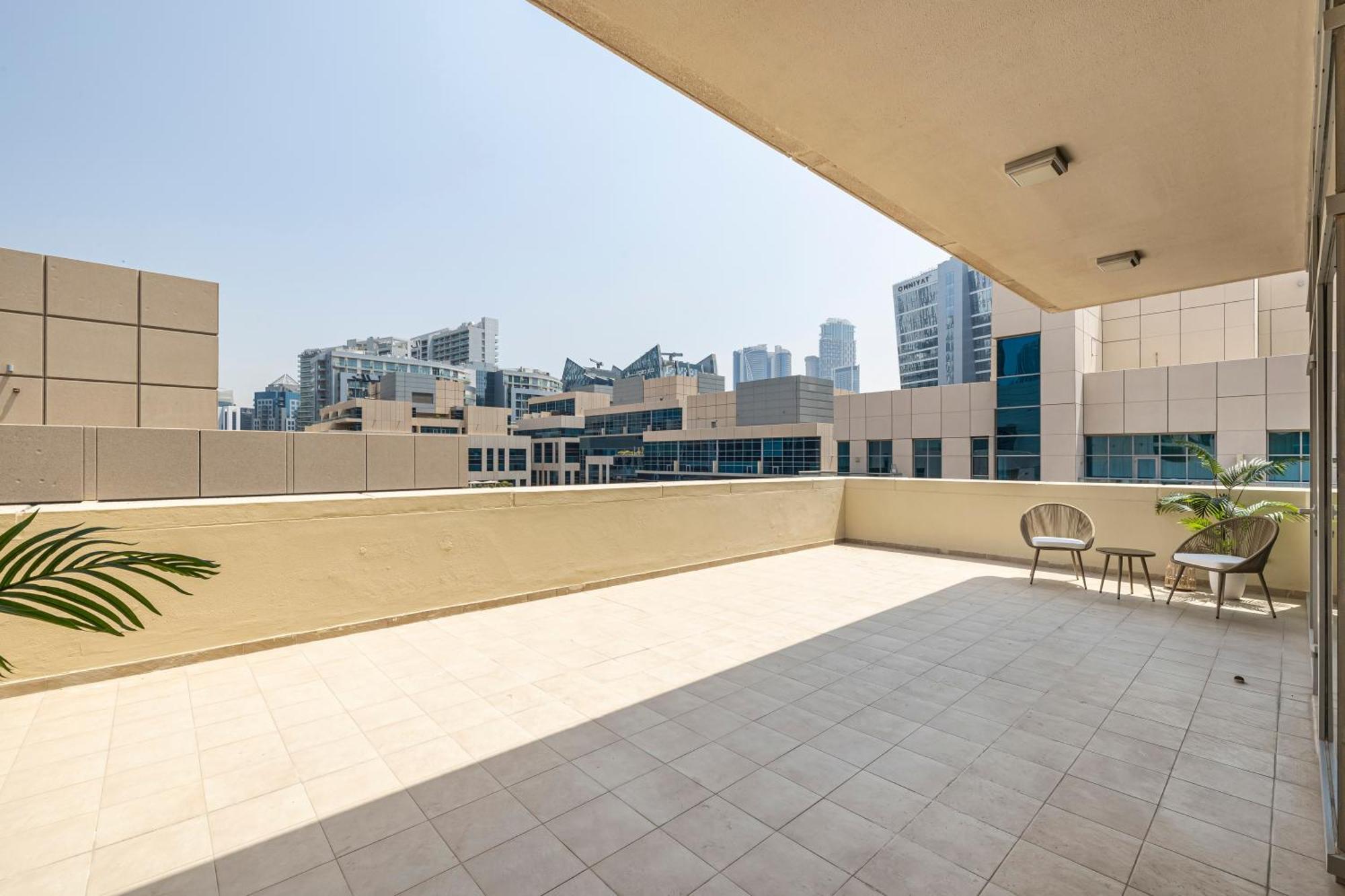 1br Extra Bedroom Bay Square B7, View *
